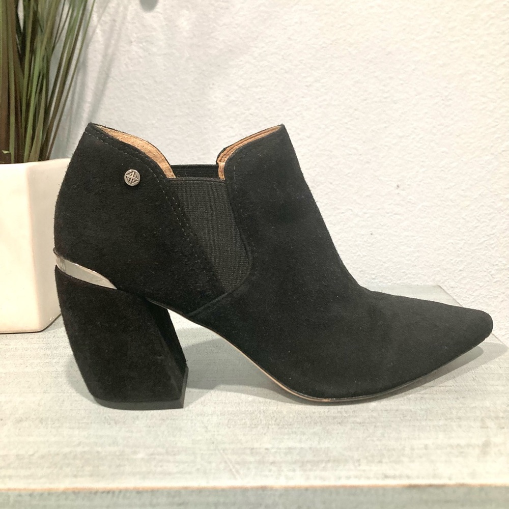 Antonio Melani Maxinee 7.5 Black Suede Leather Slip On City Chic Designer Boots